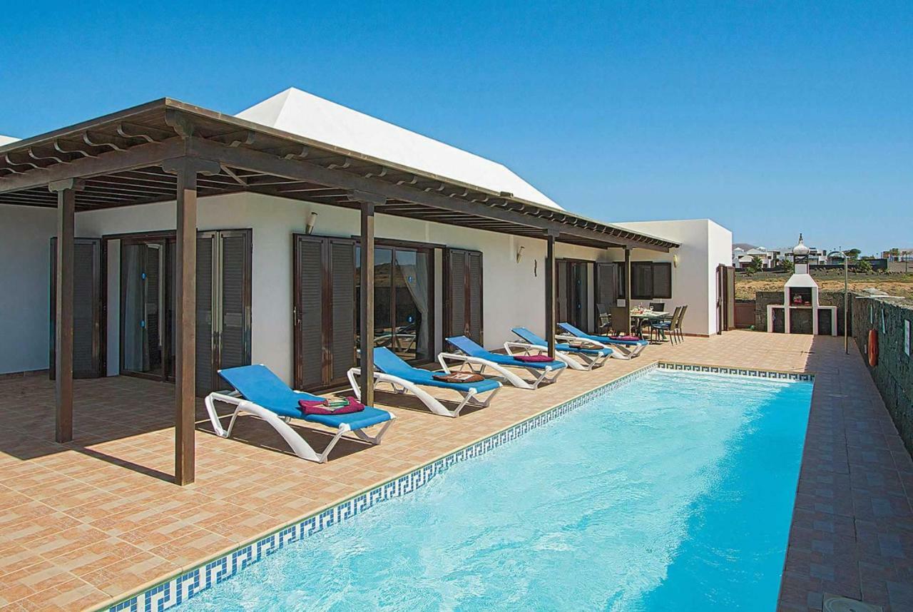 Sapphire Hotel Playa Blanca  Exterior photo